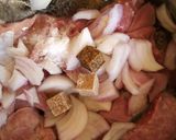 A picture of step 2 of Assorted meat papper soup.