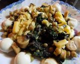 Foto del paso 6 de la receta: Ensalada con espinacas, garbanzos, salchicha alemana, boconccinos