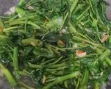 Foto langkah ke 3 dari resep Tumis Kangkung Ebi.