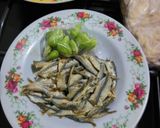 Foto langkah ke 1 dari resep Oseng ikan asin mandring.