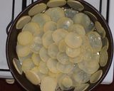 Foto del paso 3 de la receta: Tarta de puerros con base de papa