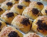 Foto langkah ke 5 dari resep Bolen Pisang Coklat Keju.