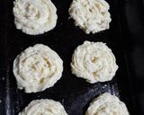 Foto del paso 3 de la receta: Alfajorcitos rellenos de crema pastelera!!