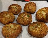 A picture of step 7 of Cauliflower and cheese cakes in chile ancho sauce.