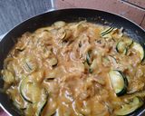 Foto del paso 6 de la receta: Calabacines🥘🧀guisados🍅con crema y queso🥘🧀🥛