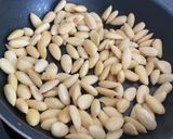 Une image de l'étape 1 de Briouates aux amandes cuisson au four.