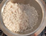 A picture of step 1 of Chilli-Coriander Rice (khichu).