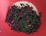Foto del paso 2 de la receta: Tortilla con hojas de remolacha