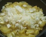 Foto del paso 2 de la receta "Mozzatruita" o tortilla cremosa de Patatas, Cebolla y Mozzarella