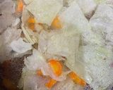 Foto langkah ke 3 dari resep Sup sosis jamur.