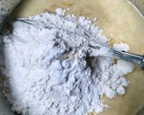 Foto langkah ke 3 dari resep Marble Banana Cake.
