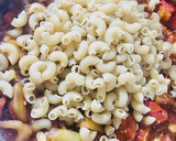 Foto del paso 2 de la receta: GUISO CON VERDURAS 🍆🥒🍅🧅🧄🥕Y FIDEOS CODITOS (COCINADO EN ONE POT)