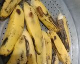 Foto langkah ke 1 dari resep Donat Pisang Wijen.