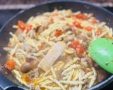 Foto del paso 2 de la receta: Maccheroni con cherrys y setas 🍅 🧀 🍄 (macarrones)