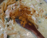 Foto del paso 3 de la receta: Pasta con salsa de verdeo, pollo y curry