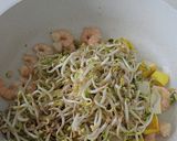 Foto langkah ke 4 dari resep Tumis Tauge Tahu Udang Saus Tiram.