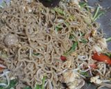 Foto langkah ke 5 dari resep Mie Goreng Spesial.