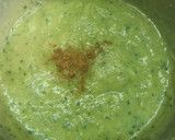 Foto del paso 2 de la receta: Crema de troncos de brécol con espinaca cruda