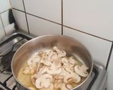 Foto del paso 3 de la receta: Pollo con champiñones y crema