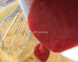 Foto langkah ke 1 dari resep Strawberry Chiffon Cake.