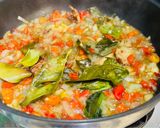 Foto langkah ke 4 dari resep Cumi asin oseng pete pedas.