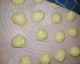 Foto langkah ke 5 dari resep Roti Abon Mayo.