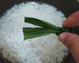 Foto langkah ke 2 dari resep Bubur Nasi Kuah Soto (dari Nasi Sisa).