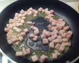 Foto del passaggio 4 della ricetta Zuppa di pesce con fregola sarda, cavolo nero e datterini gialli