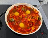 A picture of step 3 of Shakshuka.