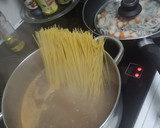 Foto del paso 3 de la receta: Espaguetis del mar 🍝🐟🦀🐚