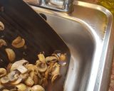 A picture of step 3 of Mushroom and sausage sandwich.