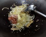 Foto langkah ke 2 dari resep Ayam kecap cabai merah hijau.