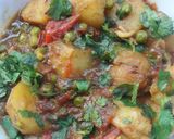A picture of step 3 of Aloo Matar.