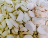 अरबी तुरई की सब्जी (arbi turai ki sabzi recipe in Hindi) रेसिपी चरण 1 फोटो