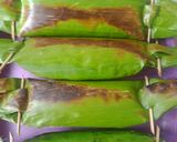 Foto langkah ke 8 dari resep Nasi bakar ayam suwir kemangi.