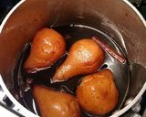 A picture of step 4 of Pears in Beaujolais.