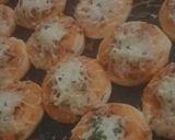 صورة لخطوة 4 من وصفة ميني بيتزا 🍕🍕