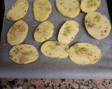 Foto del paso 1 de la receta: Patatas horneadas a la parmesana
