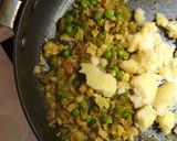A picture of step 5 of Pao Bhaji.