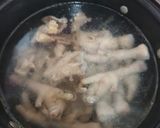 Foto langkah ke 3 dari resep Soto Ceker dan Balungan Ayam Bumbu Kuning.