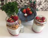 A picture of step 5 of Peanut butter and jelly Overnight oats.