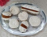 Foto del paso 4 de la receta: Merengues con dulce de leche