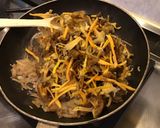 Une image de l'étape 9 de Poêlée de chanterelles à l oignon de roscoff et romarin frais.