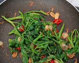 Foto langkah ke 5 dari resep Tumis kangkung.