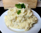 A picture of step 3 of My Garlic and herb Mashed Potato 😘.