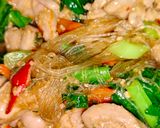 รูปขั้นตอนการทำที่ 3 ของ คะน้าผัด พริก ไก่วุ้นเส้น