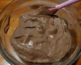 Foto langkah ke 1 dari resep Choco Banana Hazelnut Frozen Yogurt Barks.