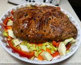 Foto del paso 2 de la receta: Bondiola de cerdo adobada al horno con verduras