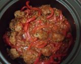 Foto del paso 5 de la receta: Albondiguitas en salsa de tomates, pimientos y lentejas