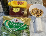 Foto del paso 1 de la receta: Ensalada de espinacas, queso de cabra, nueces y vinagreta de miel mostaza